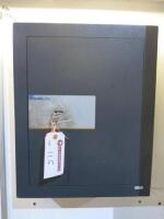 Chubb Security Wall Key Safe with Key.