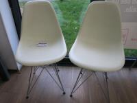 2 x Eames Style Dining Chairs in White.