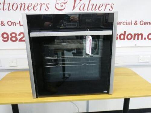 Neff Integral Slide & Hide Full Steam Combination Oven with Wi-Fi, Model B47FS34H0B, E/nr B47FS34HOB/52. New/Unused Ex Showroom Display. Comes with 3 Steam Trays. RRP £1248.00.