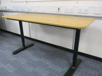5 x Ikea Bekant Oak Veneer Office Desk with Height Adjustable Black Legs, Size W140cm x D60cm.
