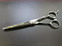 BMAC 5 Series Ginza 630 Nigata Back 2 Cut Japanese Steel Scissors.