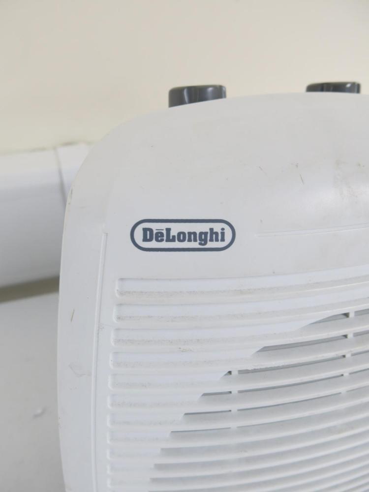 Delonghi Vertical Young Fan Heater Model HVY1030