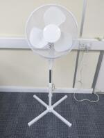 3 Speed Floor Standing Fan, Model FS40-8JC.