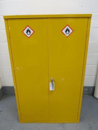 COSHH Metal 2 Door Cabinet with 1 Shelf. Size H152cm x W92cm x D47cm.