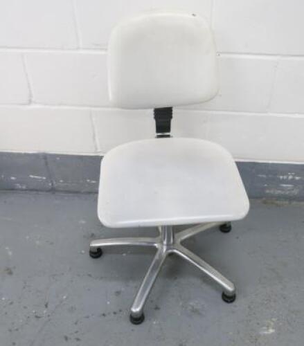 Beauticians/Stylist Swivel Chair on Chrome Base with Height Adjustable Back.