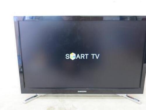 Samsung 22" Smart TV, Model UE22H5600AK. Comes with Remote & Power Supply. NOT VAT ON LOT.