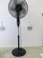 18" Free Standing Fan with Remote.
