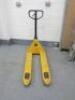 Hand Pallet Truck, Capacity 2000kg.