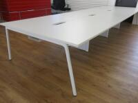 8 Position White Melamine Pod Desk. Size W140 x D75cm.